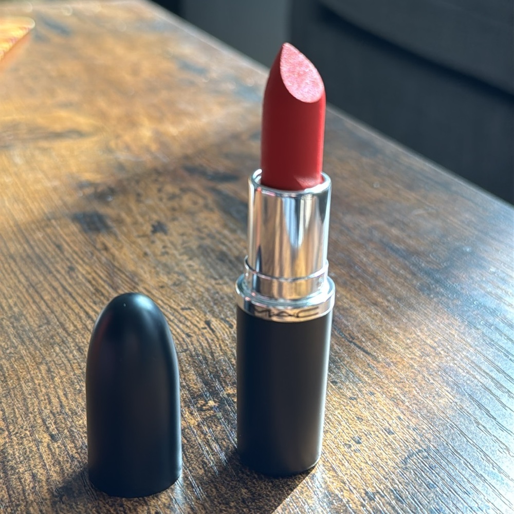 Mac ruby woo matte - full size - Picture 3 of 4